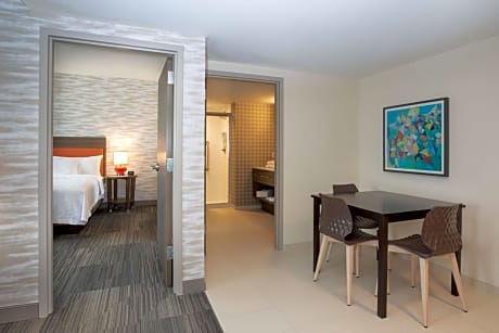 King Suite - Hearing Access/Non-Smoking