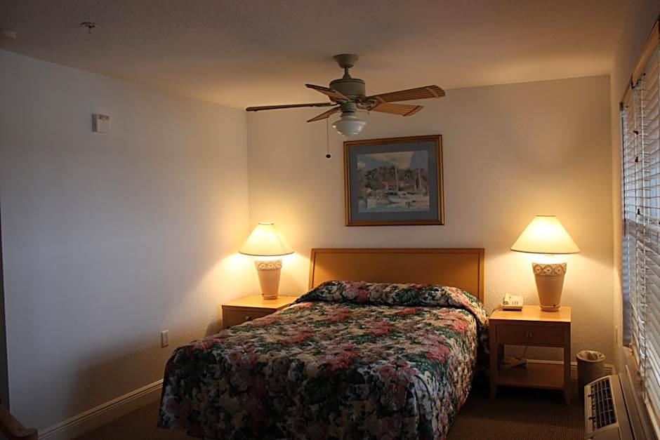 Lake Roy Beach Inn - Winter Haven