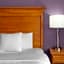 La Quinta Inn & Suites by Wyndham Jackson Airport/Pearl
