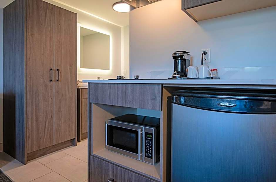 Photo 1 of 6 of Queen Room with Kitchenette