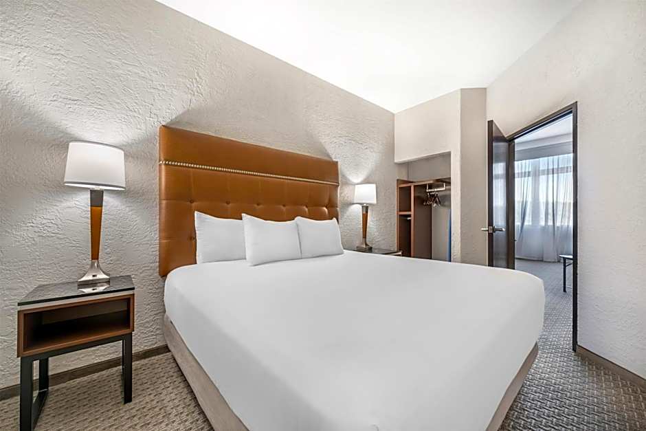 Drury Plaza Hotel Flagstaff