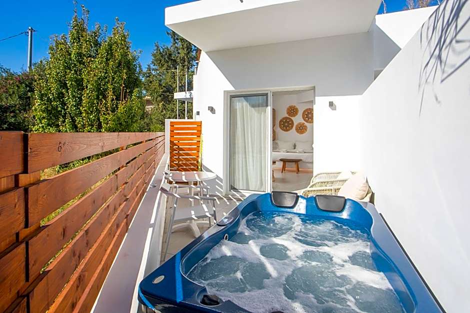 Calma Luxury Studios & Suites