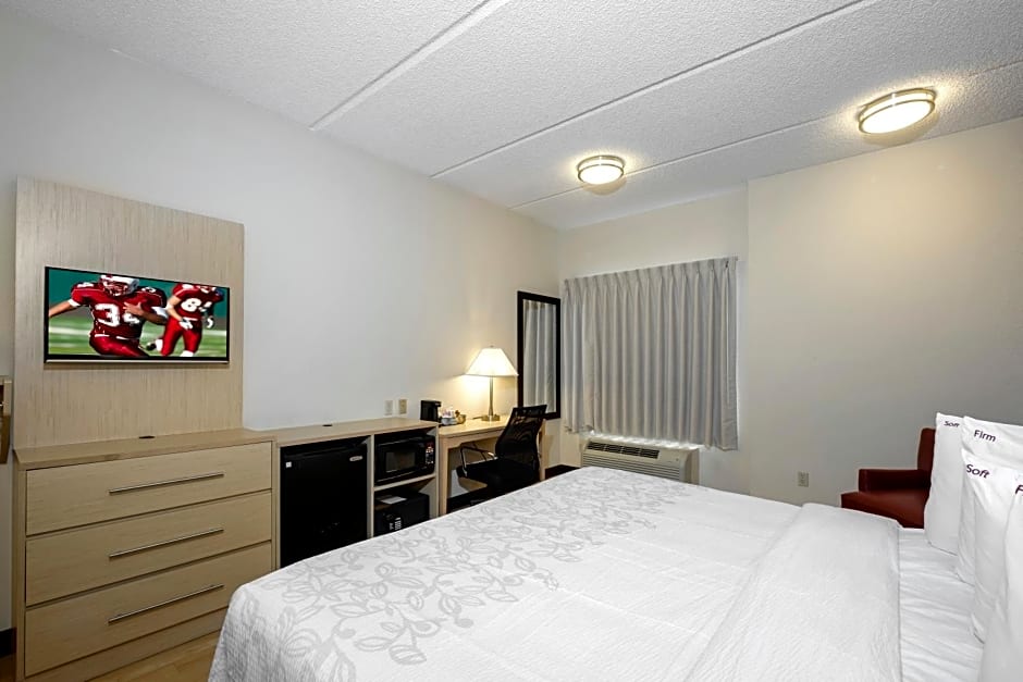 Red Roof Inn PLUS + Gainesville