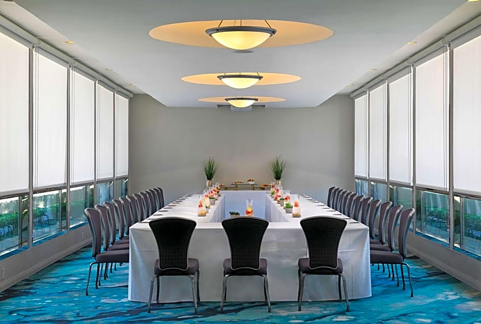 The Belamar Hotel Manhattan Beach, Tapestry Collection by Hilton