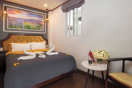 Day Use (3 Hours) - Deluxe Double Room