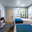 Days Inn & Suites by Wyndham Flagstaff I-40
