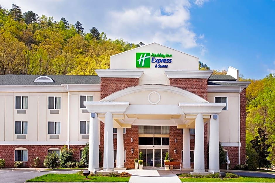 Holiday Inn Express Hotel & Suites Cherokee-Casino