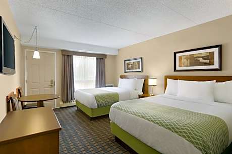 Queen Room with Two Queen Beds - Ground Floor