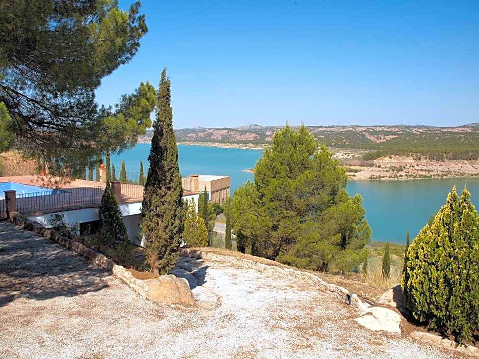 Hotel Rural La Alcanacia