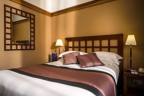 1 queen bed, classic room