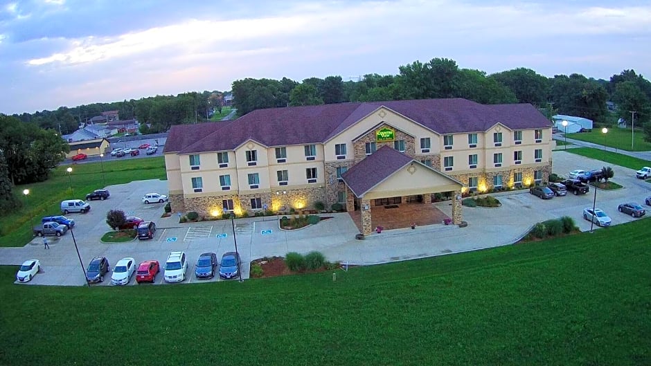 Countryview Inn & Suites