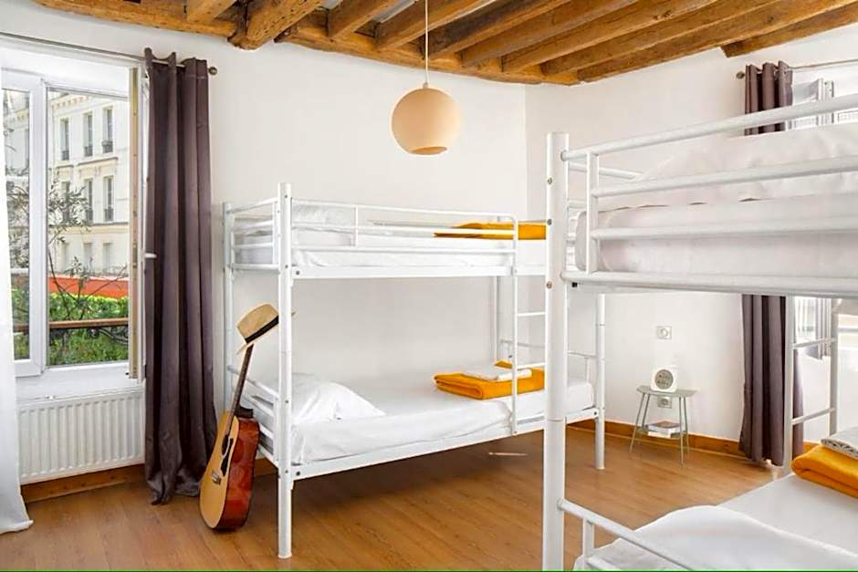 Le Village Montmartre by Hiphophostels