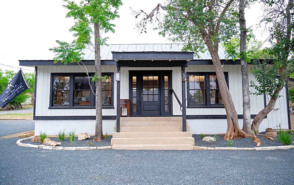 THE VAQUERO MOTEL