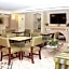 La Quinta Inn & Suites by Wyndham New Orleans West Bank