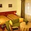 Country Club La Mesteceni