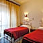 Hotel Villarosa con Vespa Rent