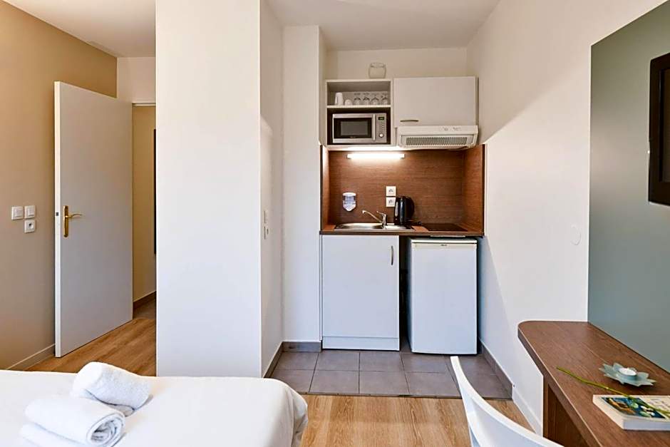 Comfort Aparthotel Versailles, St Cyr l&#x27;Ecole