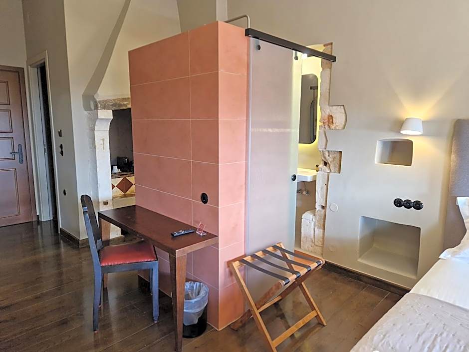 Mosaic Venetian Harbour Suites