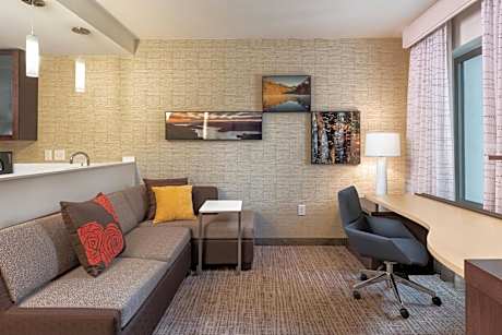 King Studio with Sofa Bed