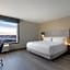 avid hotel Oak Creek By IHG