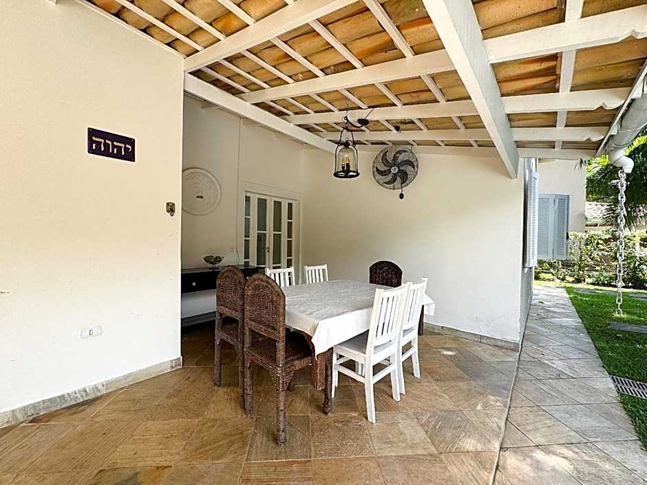 Casa com piscina privativa a 100m da Praia de Paúba