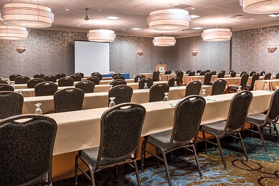 Holiday Inn Rock Island-Quad Cities, an IHG Hotel