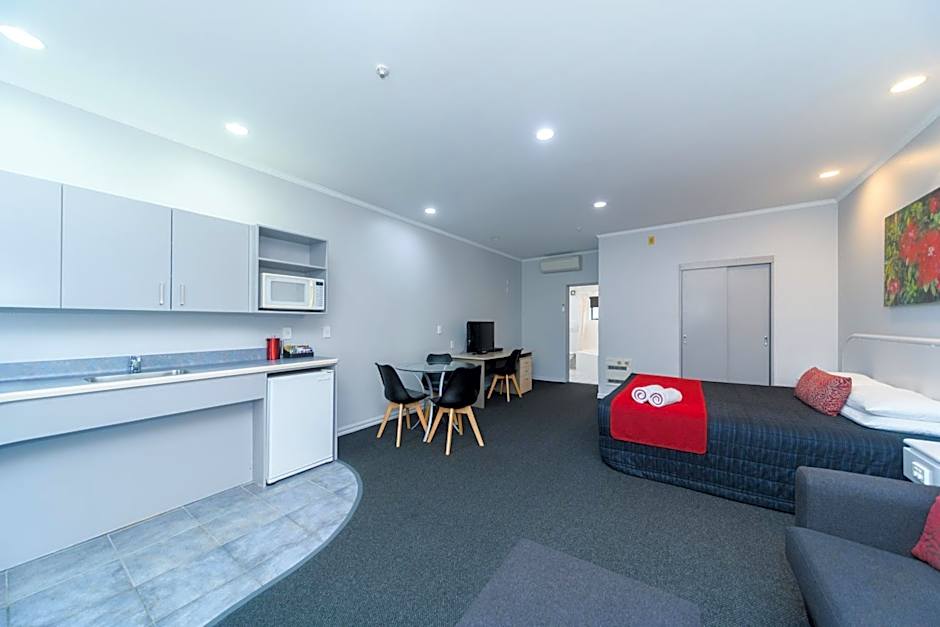 Aubyn Court Spa Motel