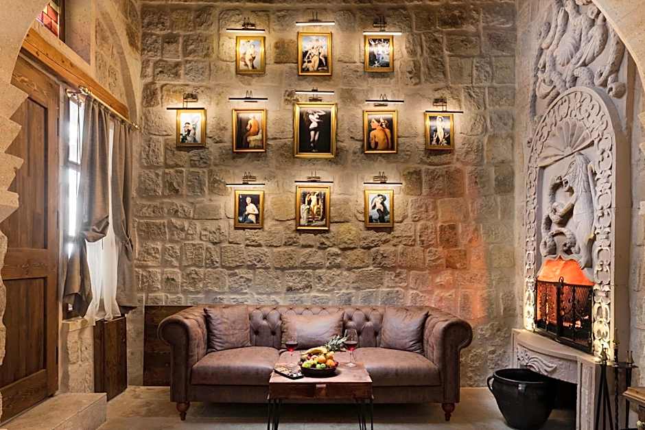 Cappa Via Cave Hotel