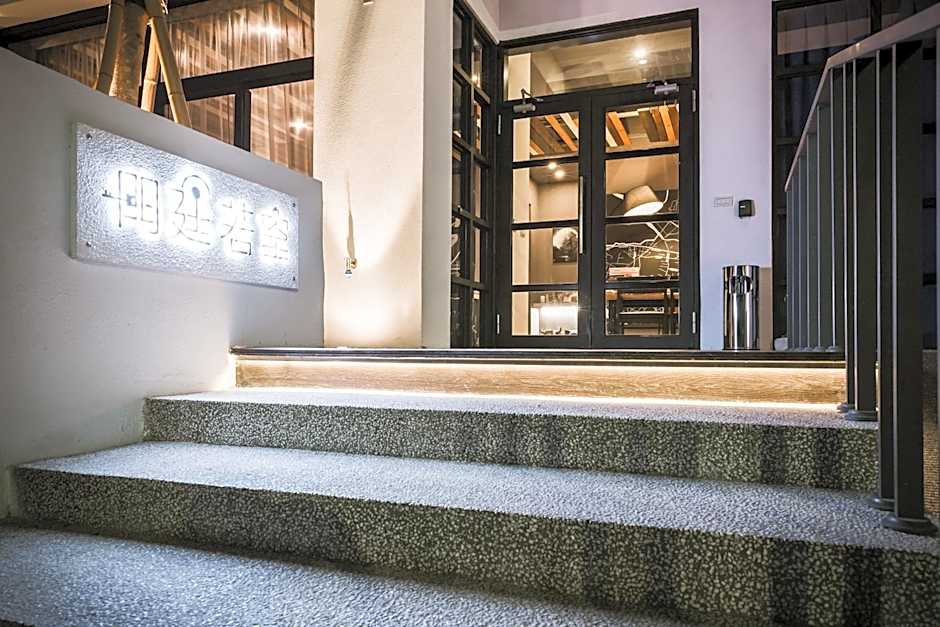 Tiin Tinn - Rivershore B&B