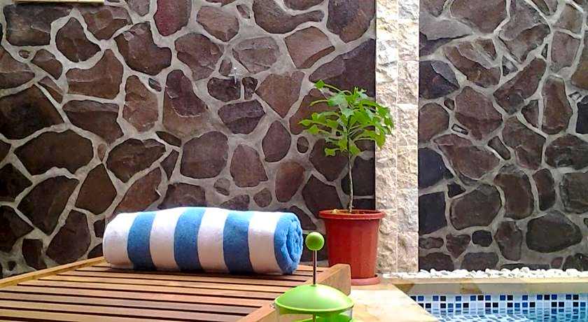 Lovina Oasis Hotel