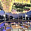 Dragon River Avenue Hotel