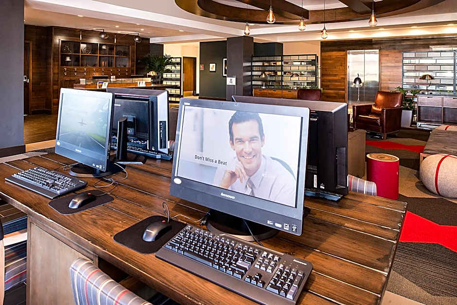 Radisson Hotel Detroit Metro Airport