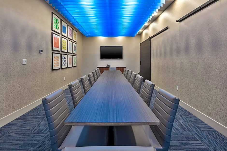 Holiday Inn Express & Suites Milan - Sandusky Area By IHG