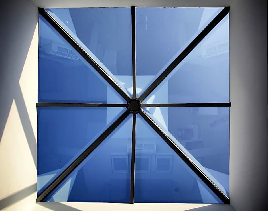 Executive Rooms and Suites Play