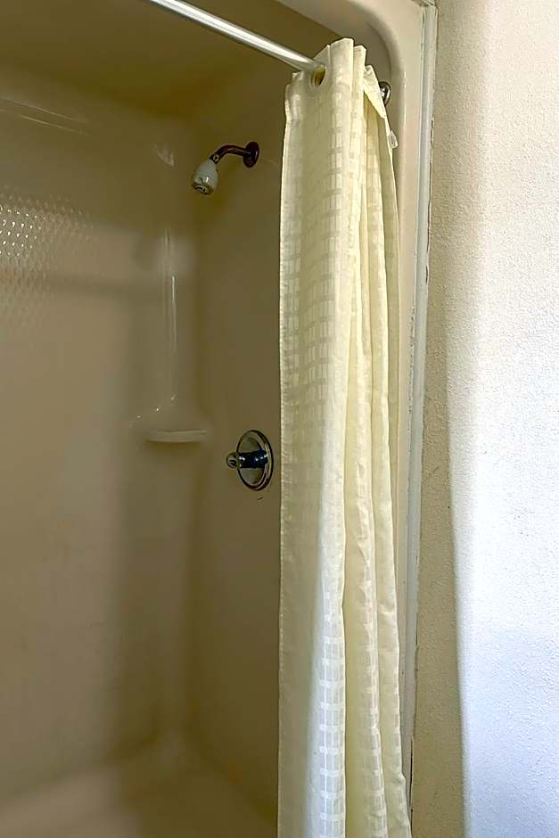 Classic Inn By OYO I- 240 Near Memphis Airport