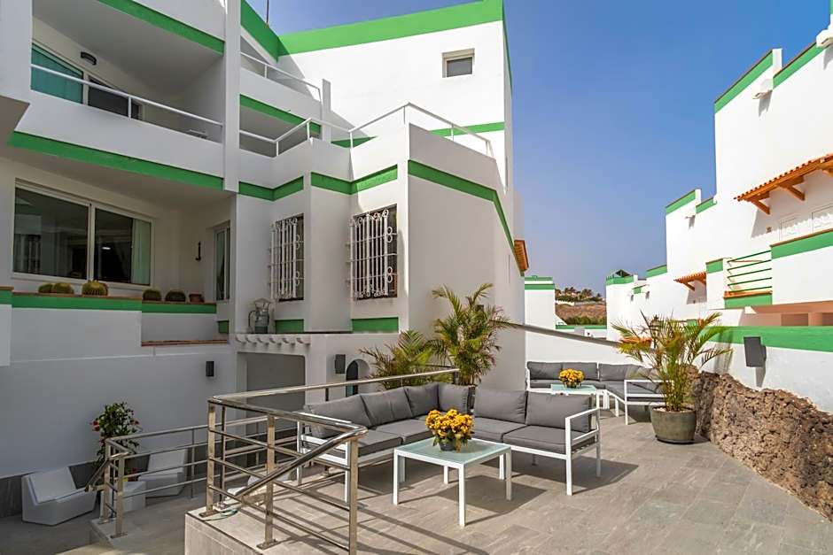 Aparthotel Esquinzo Y Monte Del Mar