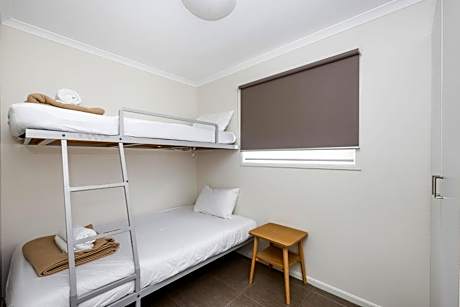 Standard Cabin - Sleeps 4 - Dog Friendly
