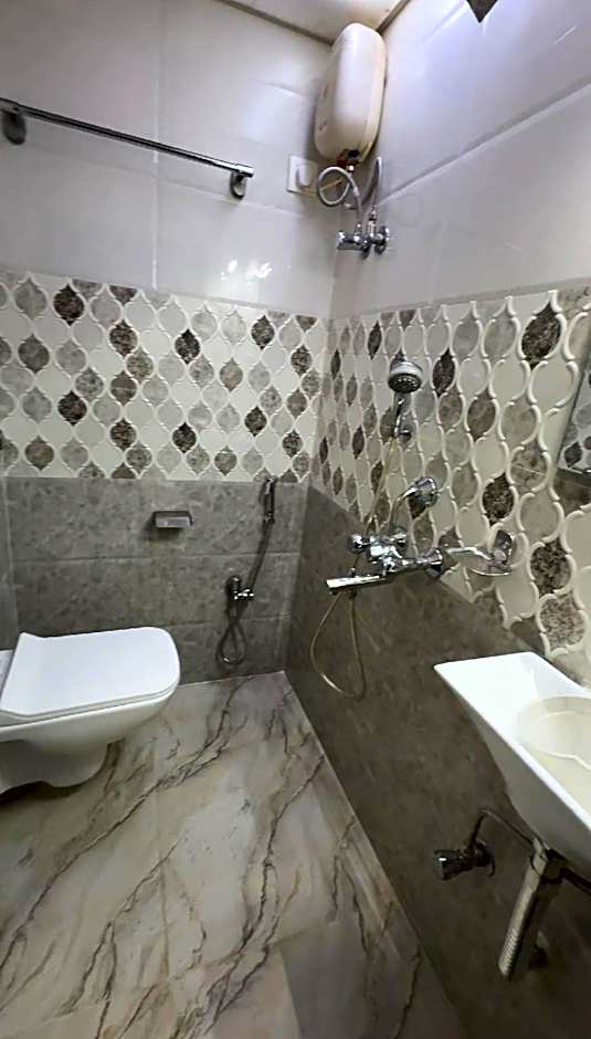 Hotel Broadway Colaba