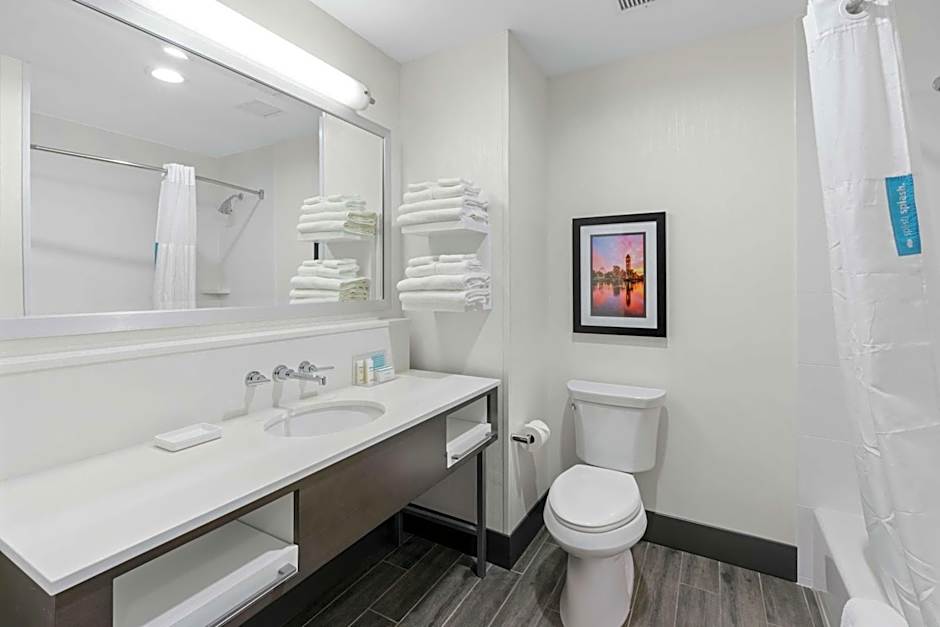 Hampton Inn By Hilton & Suites Spokane Downtown-South