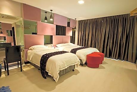 Deluxe Family Premier Plus