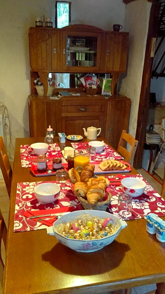 3 Roses – Villeneuve-sur-Yonne, NV