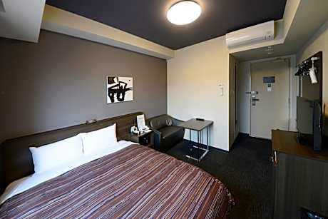 Single Room - Non-Smoking - With Smoking Area on the Floor