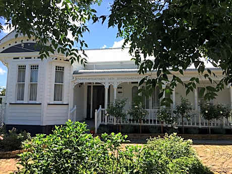 Chelsea House Bed & Breakfast