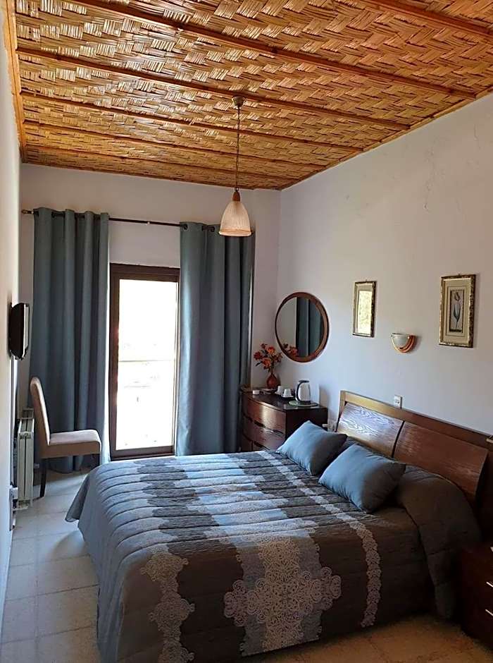 Two Flowers Hotel