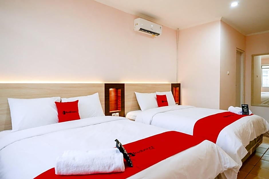 RedDoorz near Gejayan 3