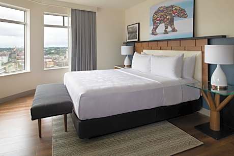 Corner King Room