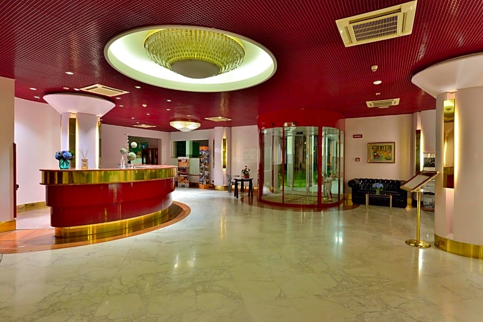 Agora' Palace Hotel