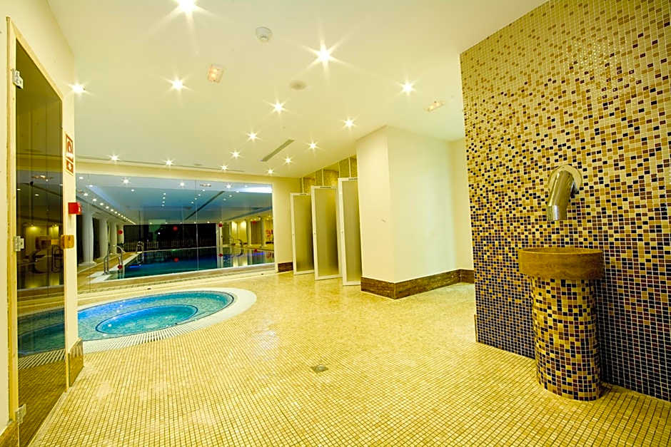 Hotel Monarque Cendrillón