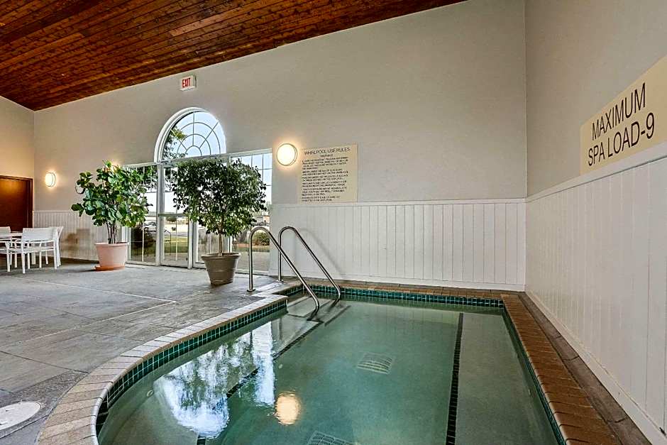 Country Inn & Suites by Radisson, Green Bay, WI