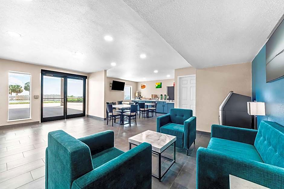 Quality Inn & Suites Port Lavaca near Lighthouse Beach